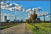 Das 1969 in Betrieb genommene Kaliwerk in Zielitz ist das grte Kalibergwerk Deutschlands und gehrt seit 1993 zum Kali+Salz AG. Jhrlich werden etwa 12 Millionen Tonnen Rohsalz gefrdert, die in der Anlage weiterverarbeitet werden. (bei Loitsche, 08.10.2017)
