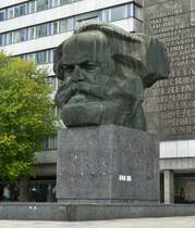 Das Karl-Marx-Monument in Chemnitz (frher Karl-Marx-Stadt).
Aufgenommen im Oktober 2017.