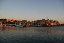 Abendstimmung im Hafen von Pozzuoli; 26.01.2008
