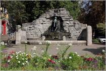 Osnabrck. Der Haarmannsbrunnen ist ein Denkmal fr Bergleute. 1909 eingeweiht ist es das lteste Arbeiterdenkmal Deutschlands. Benannt ist der Brunnen nach dem Stifter August Haarmann, der Stahlwerksdirektor in Osnabrck und Georgsmarienhtte war. Geschaffen wurde das Denkmal vom Bildhauer Adolf Graef. 02.09.2017