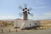Eine typische spanische Windm�hle im Dorf Valle de Santa In�s auf der Insel Fuerteventura. Aufnahme: 19. Oktober 2017.