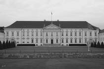 Das Schloss Bellevue ist der erste Amtssitz des deutschen Bundesprsidenten und befindet sich im Berliner Stadtteil Tiergarten. (Oktober 2013)