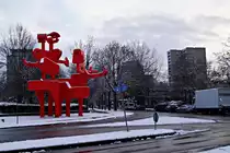 Der rote Otto in Freiburg-Landwasser am 15. Januar 2017.

Der rote Otto ist das Wahrzeichen des Stadtteils und sehr beliebt. Seine Sanierung vor einigen Jahren wurde zu einem gro�en Teil aus Spenden finanziert. Gerade an tristen Regentagen vermittelt er mit seiner leuchtend rote Farbe ein positives Bild.