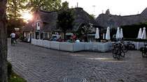 Ein Caf in Nieblum (Fhr/Nordfriesland) am Abend des 9. Juli 2017
