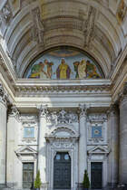 Das Eingangsportal des Berliner Domes. (Berlin-Mitte, Oktober 2013)