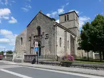 Confolens, romanische Kirche Saint-Barthelemy, erbaut im 12. Jahrhundert (14.07.2017)