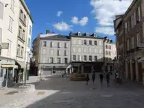 Limoges, Brunnen am Place Saint-Michel in der Altstadt (14.07.2017)