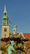 Der Neptunbrunnen und die St. Marienkirche in Berlin-Mitte. (November 2014) 