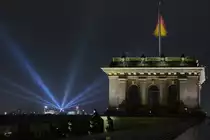 Eine der vier Aussenkuppeln des Reichstagsgeb�udes im Berliner Stadtteil Tiergarten. (Oktober 2013)
