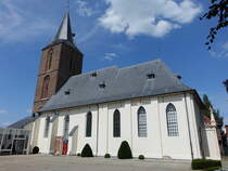 Goor, Niederl. - Ref. Kirche, sptgotisch erbaut um 1600, Kirchturm 15. Jahrhundert (22.07.2017)