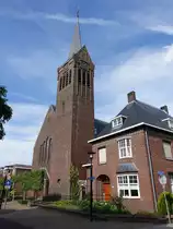 Rijssen-Holten, kath. St. Dionysius Kirche in der Rozengaarde Stra�e (22.07.2017)