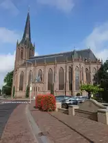 Raalte, kath. Hl. Kreuz Kirche, erbaut von 1890 bis 1892 durch den Architekten Alfred Tepe (23.07.2017)