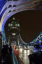 Unterwegs auf der ber�hmten Tower Bridge im Londoner Stadtteil Southwark. (M�rz 2013)