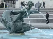 Der Delfinbrunnen am Trafalgar Square im Herzen von London. (M�rz 2013)