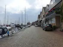 Urk, H�user und Hafen an der Westhavenkade (24.07.2017)