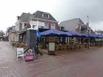 Grouw, Gasth�user in der Hoofdstraat in der Altstadt (25.07.2017)