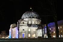 Westansicht des Doms in St.Blasien, der im Zuge des Weihnachtsmarktes bunt beleuchtet wurde. Aufgenommen am 9.12.2017.