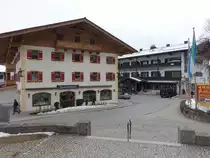 Reit im Winkl, Gschenkladl am Kirchplatz gegen�ber der Pfarrkirche (26.02.2017)