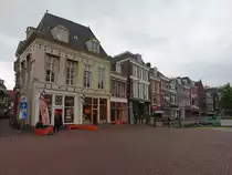 Leeuwarden, historische H�user am Keldersplatz in der Altstadt (25.07.2017)