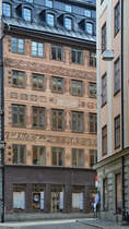 Einer kunstvoll gestaltete Huserfassade in der Vsterlnggatan. (Stockholm, Oktober 2011) 