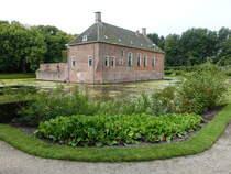 Leens, Schloss Verhildershum, erbaut im 14. Jahrhundert, Umbau im 17. Jahrhundert zum Landhaus (27.07.2017)