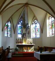 Plobsheim, Kapelle  Unsere Liebe Frau zur Eiche , der neugotische Altar von 1905, Sept.2017