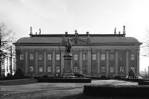  Das Ritterhaus  wurde zwischen 1641 und 1674 als Versammlungshaus des schwedischen Adels errichtet und ist heute Schwedens exklusivster Gesellschaftsclub. (Stockholm, Oktober 2011)