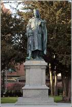 Das Denkmal Kaiser Karl IV. wurde im Jahre 1900 im Burggarten von Tangermnde aufgestellt. Aufnahmedatum: 10.20.2008