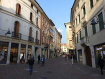 Schio, Huser in der Via Fratelli Fasini in der Altstadt (27.10.2017)