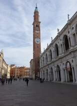 Vicenza, Basilica Palladiana oder Palazzo della Ragione mit dem Turm Torre di Piazza, erbaut ab 1549 durch Andrea della Gondola (28.10.2017)