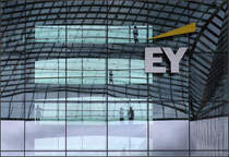 - Stahl und Glas -

Headquarter von Ernst & Young auf dem Luxemburger Kirchberg. Architekten sind Sauerbruch und Hutton aus Berlin, Fertigstellung: 2015.

04.10.2017 (M)