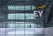 - Stahl und Glas -

Headquarter von Ernst & Young auf dem Luxemburger Kirchberg. Architekten sind Sauerbruch und Hutton aus Berlin, Fertigstellung: 2015.

04.10.2017 (M)