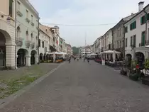 Este, Huser an der Piazza Maggiore in der Altstadt (29.10.2017) 