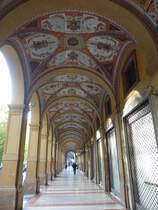 Bologna, Arkadengang entlang der Via Luigi Carlo Farini (31.10.2017)