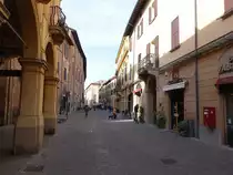 Imola, historische H�user in der Via Emilia in der Altstadt (31.10.2017)