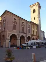 Bagnacavallo, Rathaus am Marktplatz Piazza Nouva (31.10.2017)