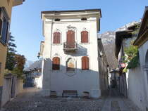 Ala, alter Palazzo in der Via Gattioli in der Altstadt (01.11.2017)