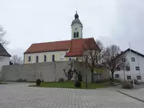 Wiesenfelden, Pfarrkirche Mariae Himmelfahrt, Chor im Kern sp�tgotisch, Langhausneubau nach 1760; Turm Ende 19. Jahrhundert (06.11.2017)
