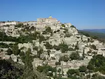 Ausblick auf die Altstadt von Gordes an der S�dflanke der H�gelkette Monts de Vaucluse (24.09.2017)