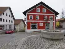 Eschlkam, Brunnen und B�ckerei Hastreiter am Waldschmidplatz (05.11.2017)