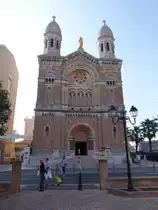 Saint-Rapha�l, die Basilika Notre-Dame de la Victoire wurde in der Mitte des 19. Jahrhunderts erbaut, um an den Sieg der christlichen Mittelmeerm�chte gegen die Flotte Sultan Selims II. unter Admiral Ali Pascha in der Seeschlacht von Lepanto zu erinnern (26.09.2017)