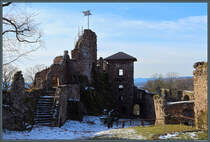 Die Burg Hohnstein bei Neustadt am Harz wurde im 12 Jahrhundert errichtet und war Stammburg der Grafen zu Hohnstein. Sie wurde 1627 zerstrt und ist als Ruine erhalten geblieben. Zu sehen ist der Innenhof der Anlage mit der links gelegenen Oberburg. (25.02.2018)