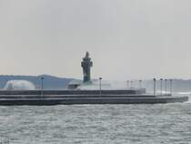 Noch immer vereist, ist der Sassnitzer Leuchtturm. Das Foto ist am sehr windigen 17.03.2018 gemacht. 