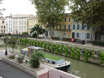 Narbonne, Huser am Cours Mirabeau am Canal de Robine (29.09.2017)