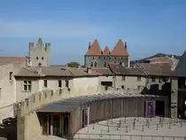 Carcassonne, Wehrmauer des Chateau Comtal und T�rme vom Stadttor Porte Narbonnaise (29.09.2017)