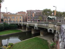 Perpigna, Brcke und Huser am Quai Sebastian Vauban (30.09.2017)