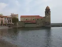 Collioure, die Wehrkirche Notre-Dames-des-Anges wurde zwischen 1684 und 1691 von Vauban anstelle der geschleiften Kirche der Oberstadt errichtet (30.09.2017)