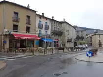 Formigu�res, H�user in der Stra�e Carrer du Castel (30.09.2017)