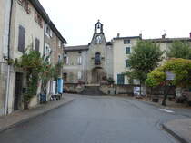 Haupttor der Ummauerung des Dorfes Camon in der Grande Rue (30.09.2017)
