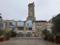 Millau, Hotel de Sambucy de Miers und gotischer Wachturm am Place Emma Calve (02.10.2017)